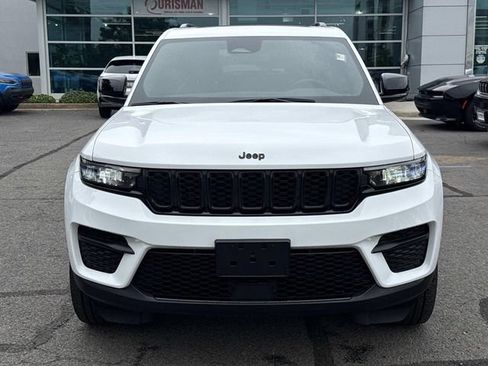 Used 2023 Jeep Grand Cherokee Altitude AWD/4WD image 6