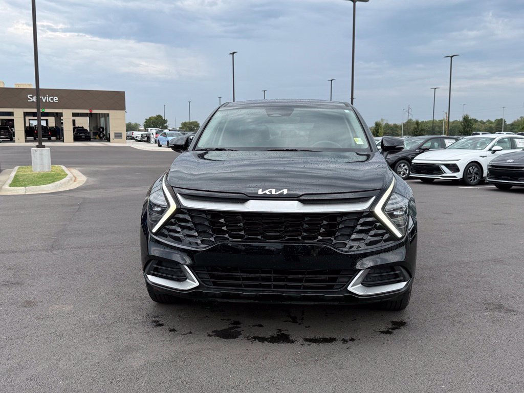 Used 2024 Kia Sportage EX FWD image 2