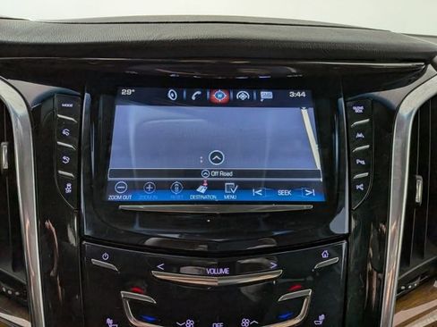 Used 2017 Cadillac Escalade Premium Luxury image 6