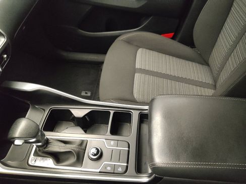 Used 2023 Kia Sorento LX FWD image 26