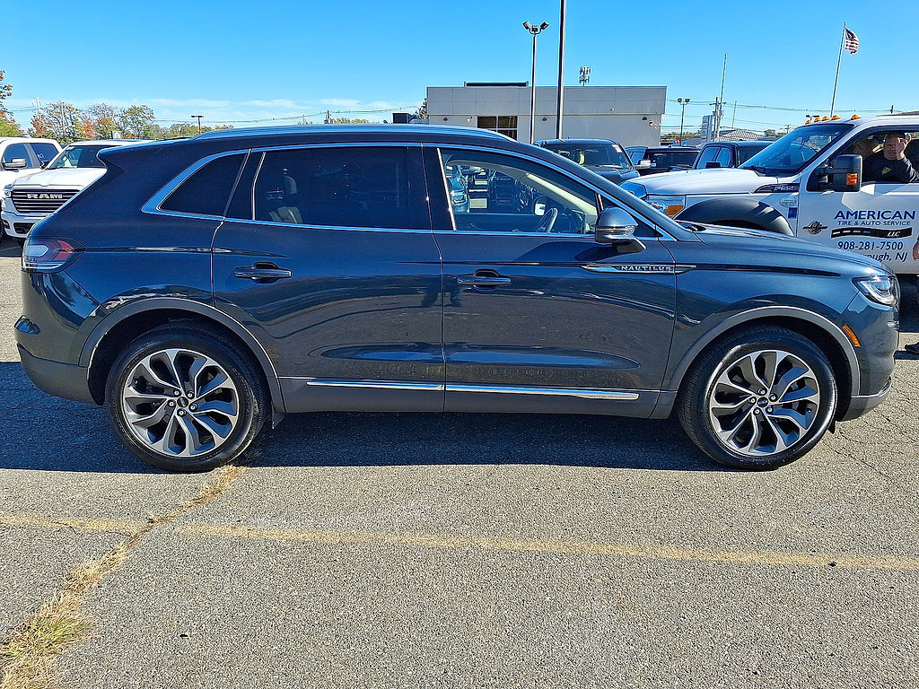 Used 2023 Lincoln Nautilus Reserve AWD/4WD image 32
