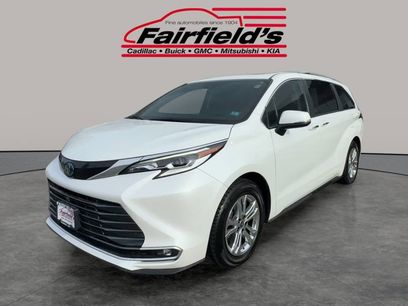 Used 2022 Toyota Sienna Platinum