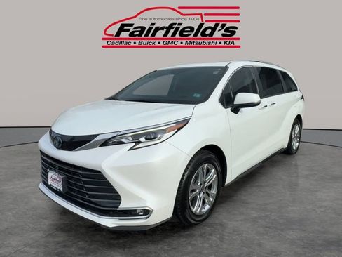 Used 2022 Toyota Sienna Platinum image 1