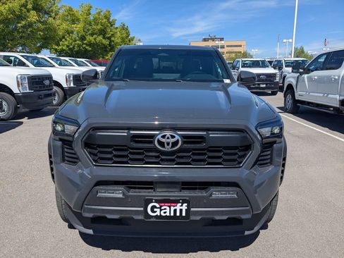 Used 2024 Toyota Tacoma TRD Off-Road w/ TRD Off Road Upgrade Package AWD/4WD image 12