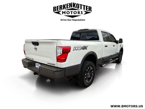 Used 2018 Nissan Titan PRO-4X w/ Pro-4x Convenience Package AWD/4WD image 3