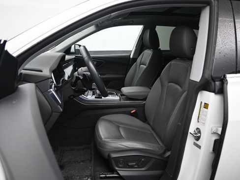 Used 2019 Audi Q8 Premium w/ Towing Package image 27