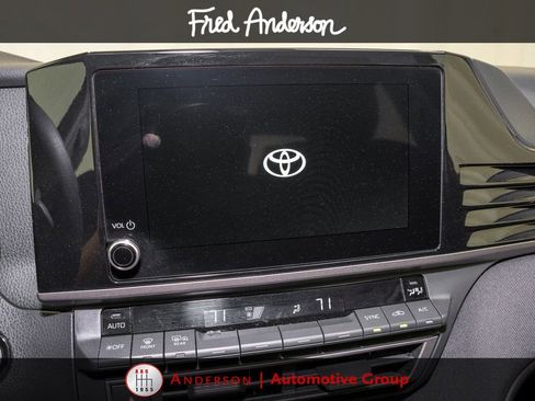 Used 2025 Toyota Camry LE FWD image 11
