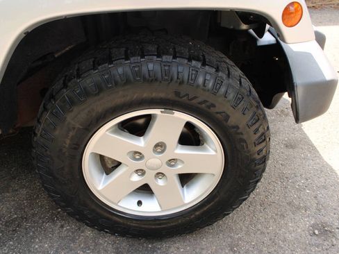 Used 2007 Jeep Wrangler Sahara w/ PWR Convenience Group AWD/4WD image 27