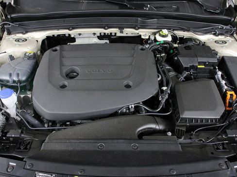 New 2026 Volvo XC40 B5 Ultra w/ Climate Package AWD/4WD image 12