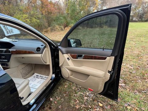 Used 2012 Mercedes-Benz C 250 Sedan w/ Comand Single Disc Pkg image 21