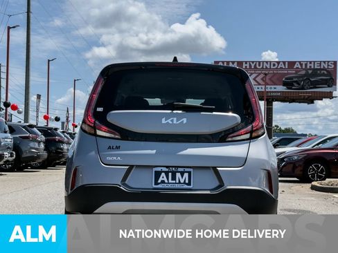 Used 2025 Kia Soul LX w/ LX Technology Package FWD image 4