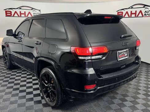 Used 2018 Jeep Grand Cherokee Altitude AWD/4WD image 5