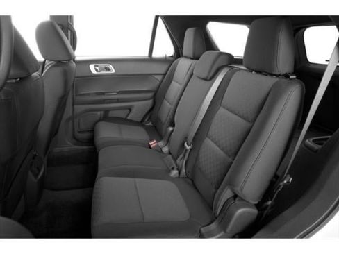 Used 2015 Ford Explorer XLT w/ Equipment Group 202A FWD image 14