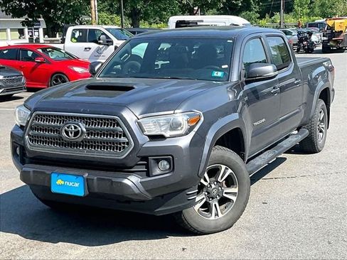 Used 2016 Toyota Tacoma TRD Sport w/ Premium & Technology Package AWD/4WD image 3