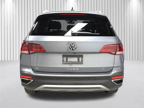 Used 2024 Volkswagen Taos SE AWD/4WD image 4