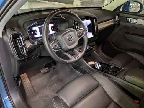 Certified 2024 Volvo XC40 B5 Plus w/ Climate Package AWD/4WD image 8