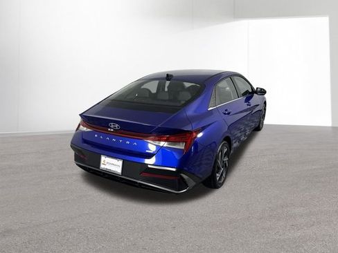Used 2025 Hyundai Elantra Limited FWD image 37