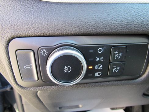Used 2024 Ford Explorer XLT w/ Equipment Group 202A AWD/4WD image 11