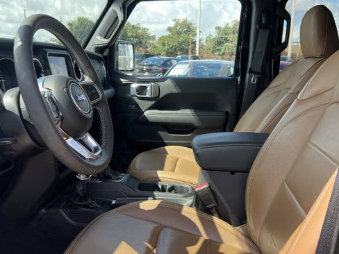 Used 2023 Jeep Wrangler Sahara image 14
