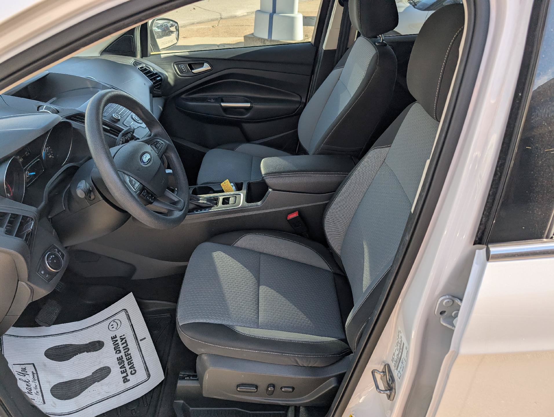 Used 2017 Ford Escape SE FWD image 11