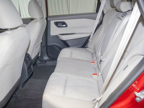 Used 2025 Nissan Rogue SV AWD/4WD image 11