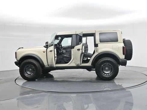 New 2025 Ford Bronco Badlands image 33