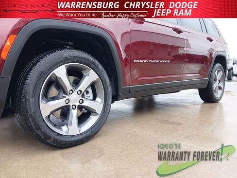 New 2025 Jeep Grand Cherokee L Limited w/ Luxury Tech Group II AWD/4WD image 34