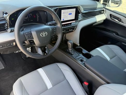 Used 2026 Toyota Camry SE w/ Convenience Package FWD image 9