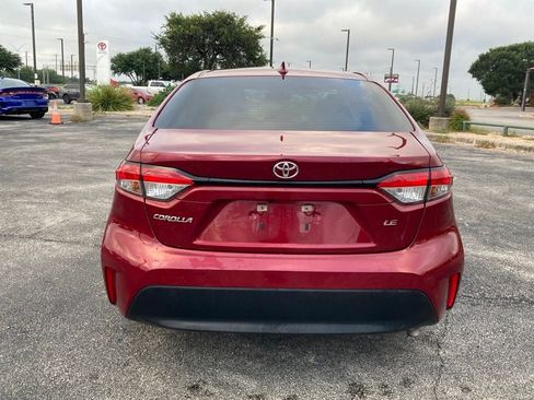 Used 2024 Toyota Corolla LE FWD image 4