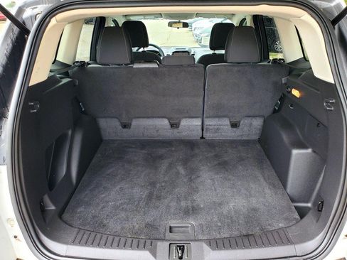 Used 2015 Ford Escape SE w/ Equipment Group 201A FWD image 18