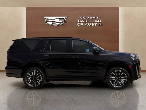 Used 2024 Cadillac Escalade Sport w/ Touring Package image 5