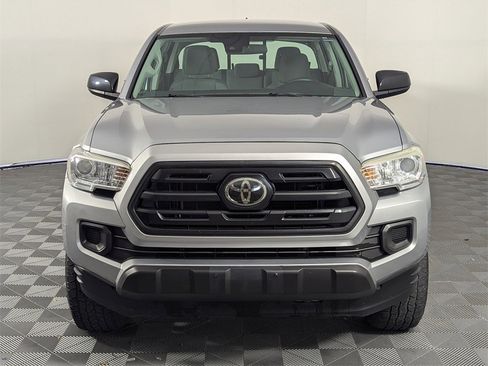 Used 2018 Toyota Tacoma SR image 10