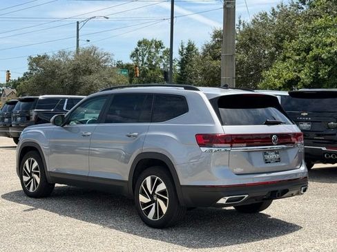Used 2025 Volkswagen Atlas SE AWD/4WD image 6