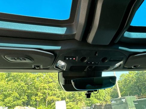 Used 2024 GMC Hummer EV 3X w/ Omega Edition AWD/4WD image 19
