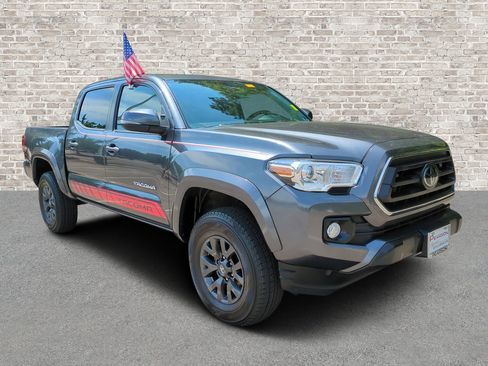 Used 2023 Toyota Tacoma SR5 w/ Technology Package AWD/4WD image 1