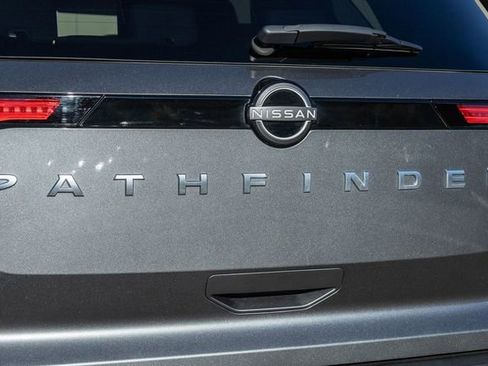 Used 2024 Nissan Pathfinder S image 5