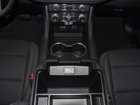 Used 2024 GMC Yukon SLE image 21