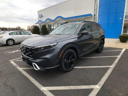 Used 2024 Honda CR-V Sport Touring image 3