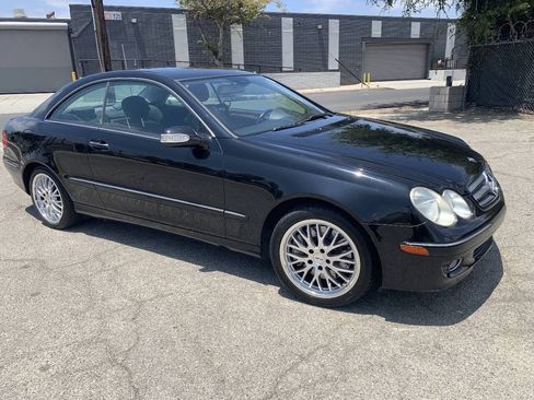Used 2008 Mercedes-Benz CLK 350 Coupe image 6