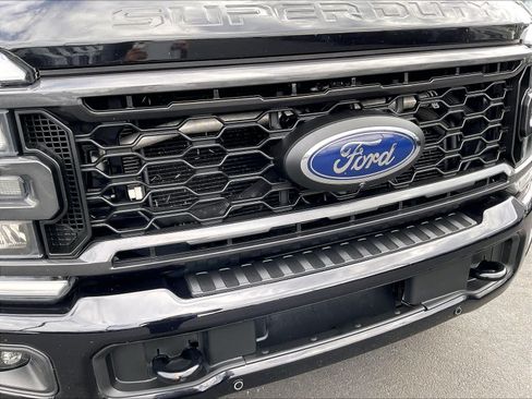 Used 2023 Ford F250 Lariat w/ Lariat Ultimate Package AWD/4WD image 33