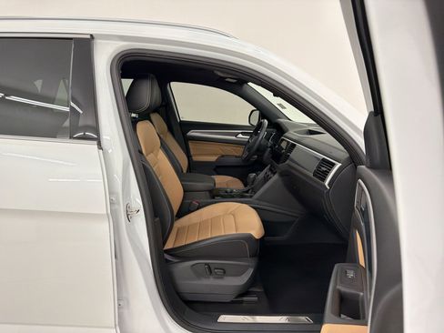 Used 2021 Volkswagen Atlas Cross Sport SEL Premium R-Line AWD/4WD image 29