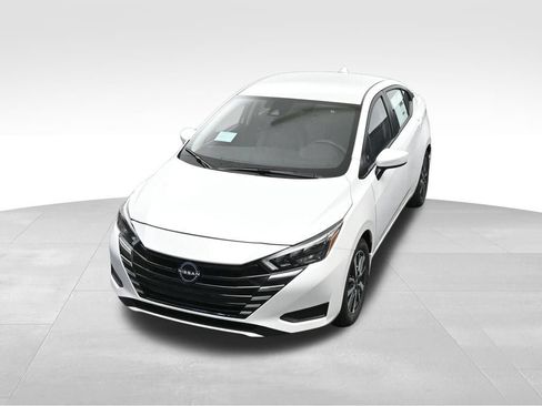 Used 2025 Nissan Versa SV w/ Trunk Package FWD image 18