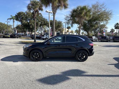 Certified 2020 Ford Escape Titanium image 5