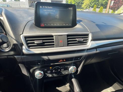 Used 2017 MAZDA MAZDA3 Touring w/ Popular Equipment Package FWD image 21