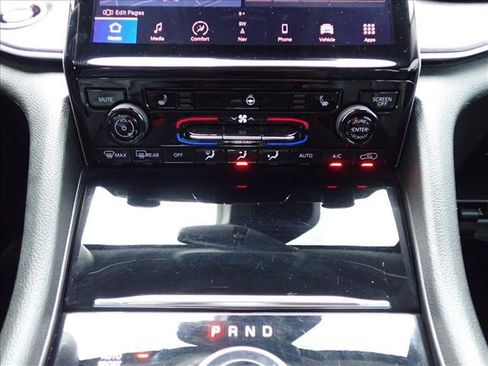 Used 2023 Jeep Grand Cherokee Limited AWD/4WD image 22