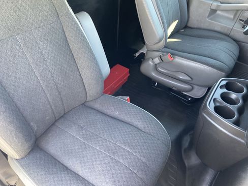 Used 2024 GMC Savana 2500 Work Van w/ Driver Convenience Package image 27