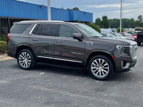 Used 2021 GMC Yukon Denali w/ Advanced Technology Package RWD image 8