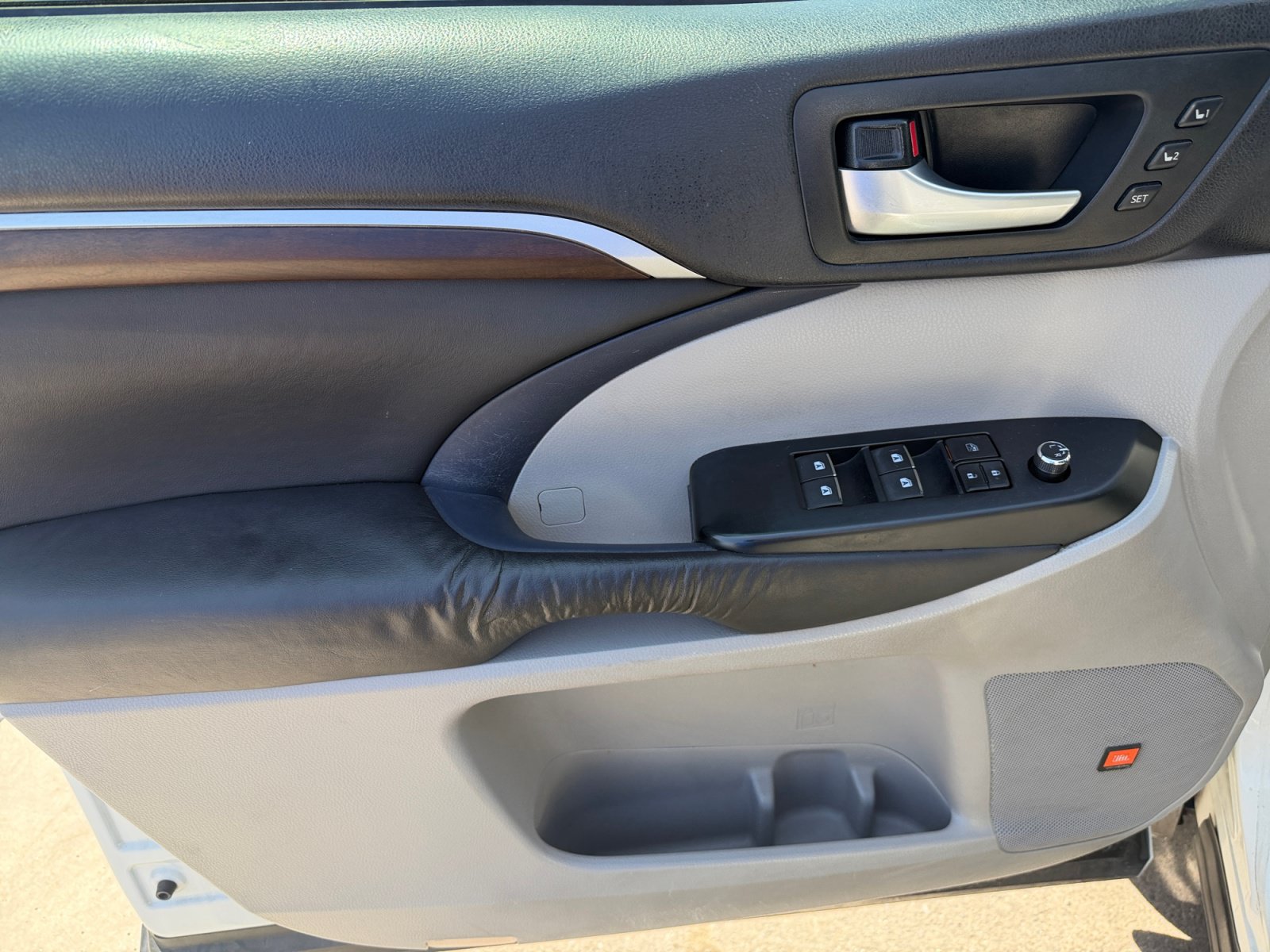 Used 2016 Toyota Highlander Limited AWD/4WD image 13