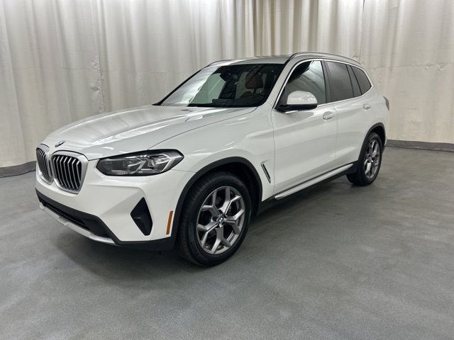 Used 2023 BMW X3 xDrive30i w/ Premium Package AWD/4WD image 2