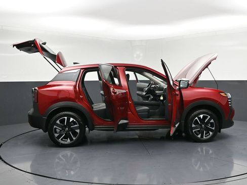 New 2026 Nissan Kicks SV w/ SV Premium Package AWD/4WD image 32